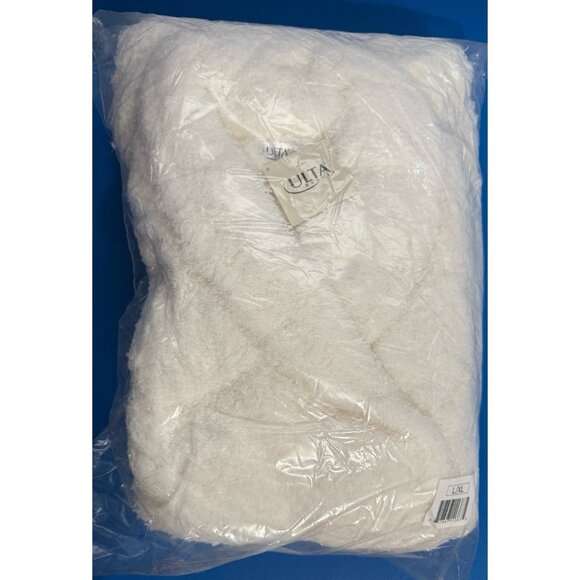 NEW - White Robe in original package - L/XL Ulta - Picture 1 of 3